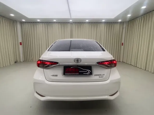 Toyota Corolla — Фото автомобиля 5