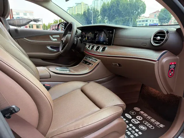 Mercedes-Benz E-Class — Фото автомобиля 14