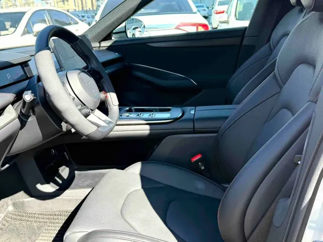 Xiaomi SU7 — Фото автомобиля 4