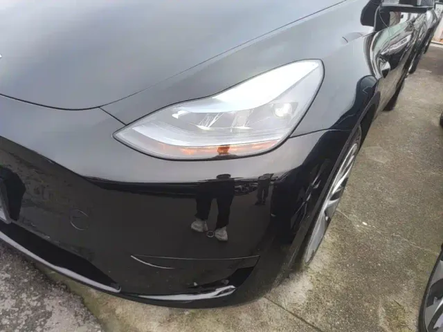 Tesla Model Y — Фото автомобиля 23