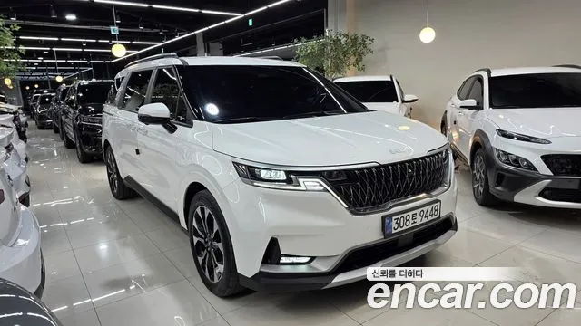 Kia Carnival Generation 4 — Фото автомобиля 3