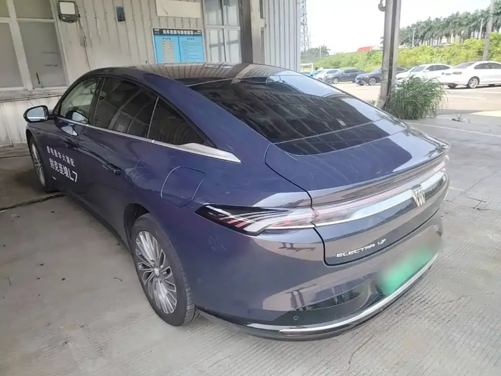 Buick Zenith Sedan 2025 Model Base Version — Фото автомобиля 4