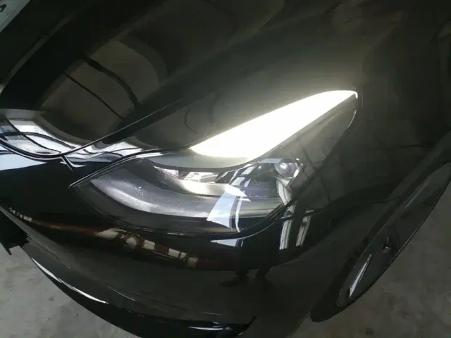Tesla Model 3 — Фото автомобиля 23