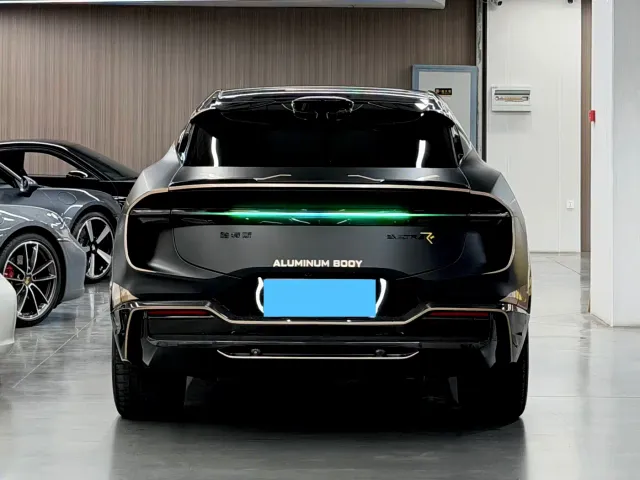 Lotus Eletre — Фото автомобиля 5