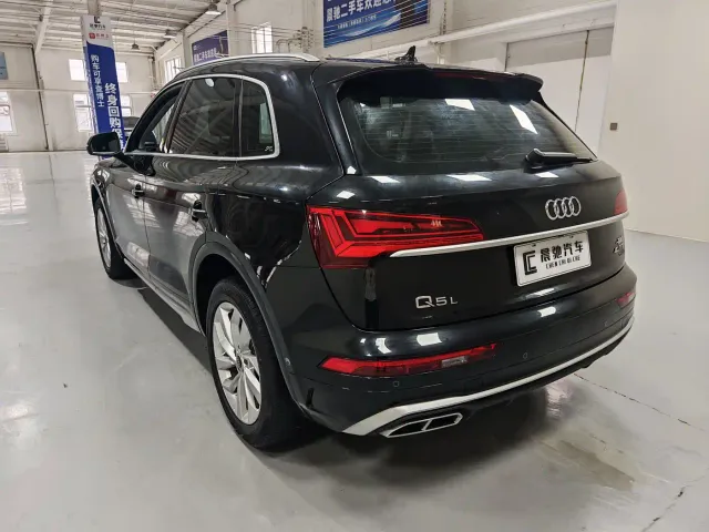 Audi Q5L — Фото автомобиля 6