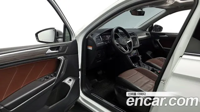 Volkswagen Tiguan — Фото автомобиля 10