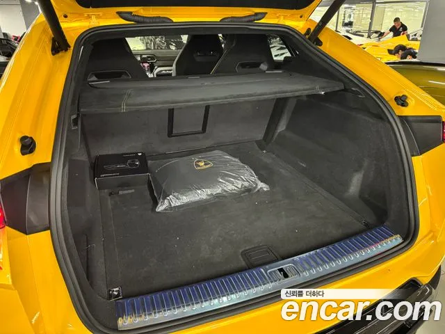 Lamborghini Urus — Фото автомобиля 14