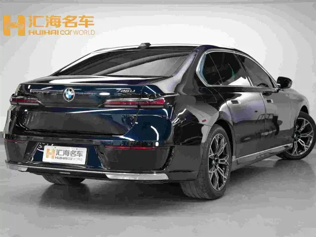 BMW 7 Series — Фото автомобиля 6