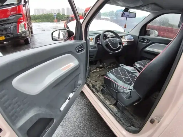 Wuling Hongguang Mini EV — Фото автомобиля 15