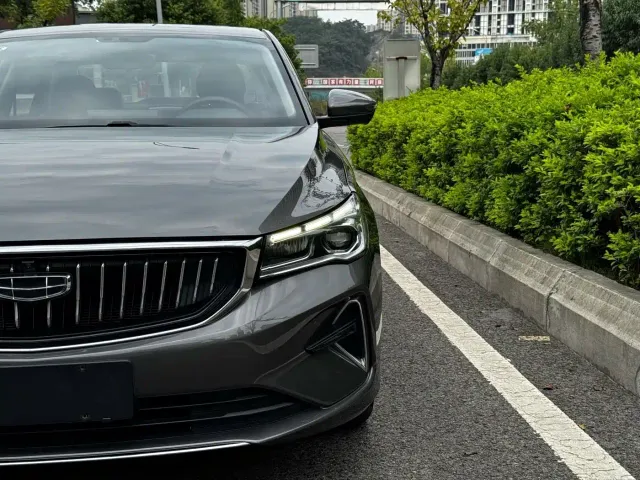 Geely Emgrand — Фото автомобиля 4