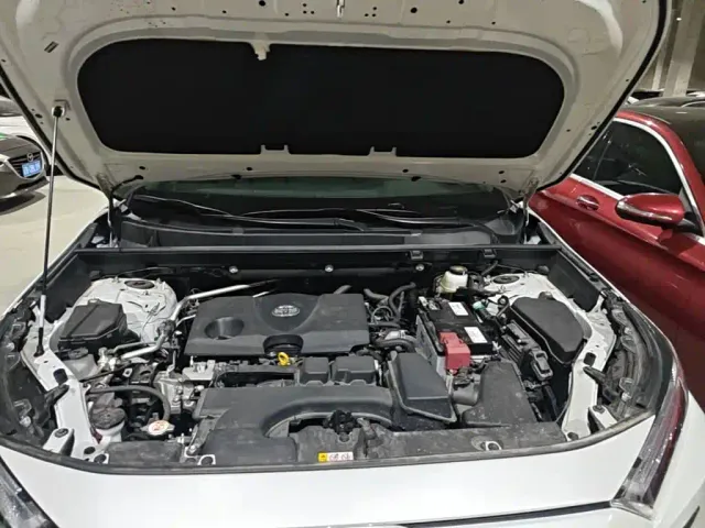 Toyota RAV4 — Фото автомобиля 16
