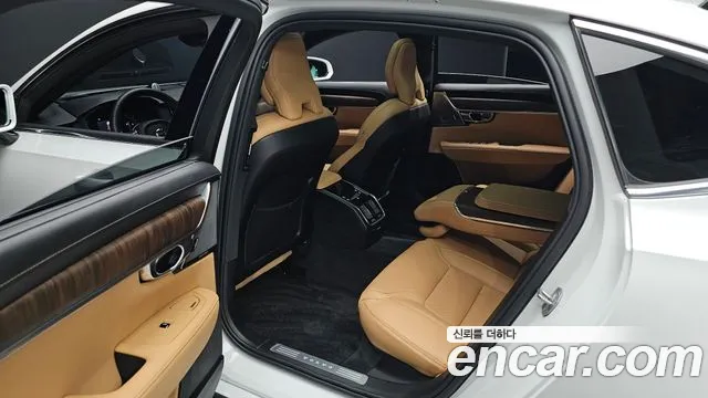 Volvo S90 — Фото автомобиля 18