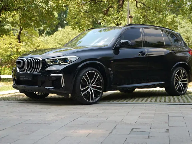 Фотография автомобиля — BMW X5