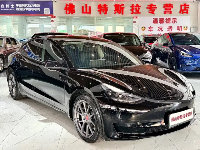 Tesla Model 3 — Фото автомобиля 2