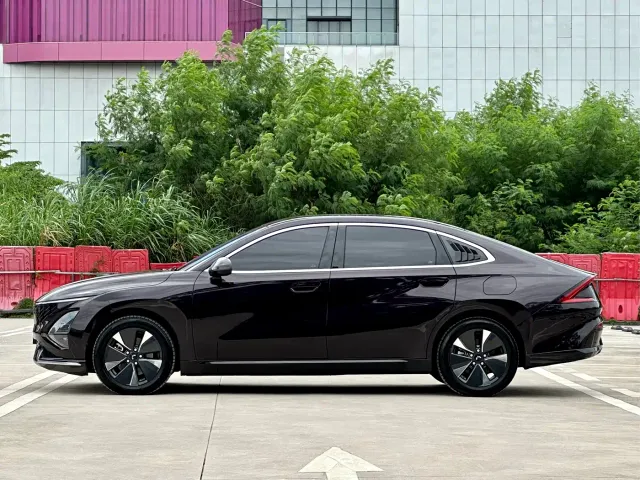 Wuling Starlight — Фото автомобиля 7