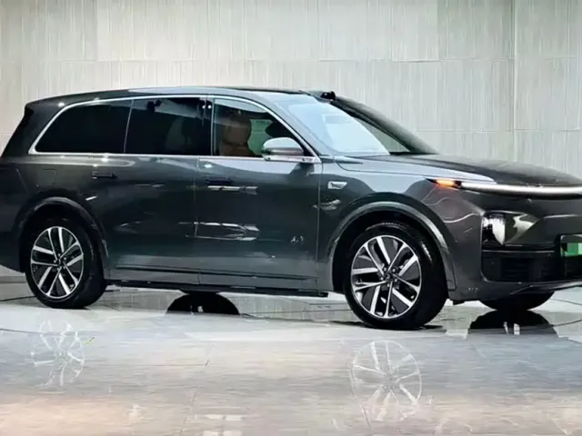 Li Auto L9 — Фото автомобиля 4