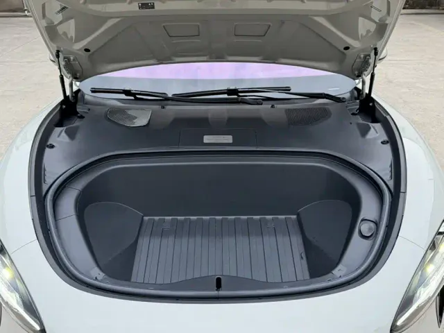 Xiaomi SU7 — Фото автомобиля 9