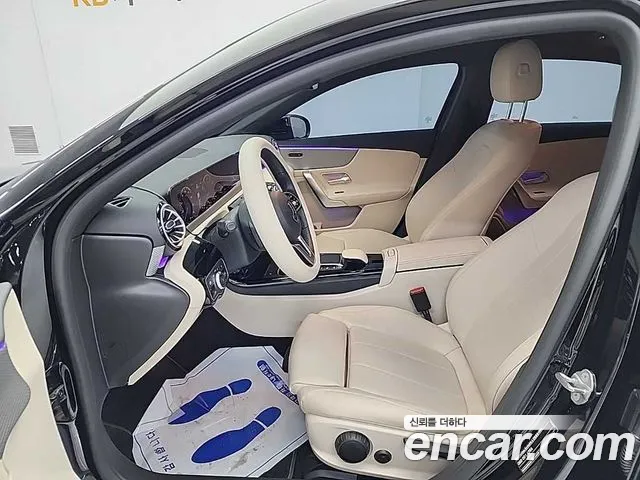 Mercedes-Benz A-Class — Фото автомобиля 11