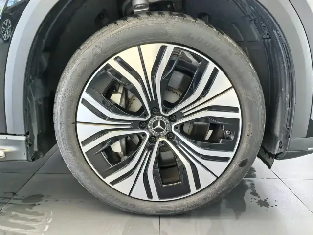 Mercedes-Benz EQE SUV — Фото автомобиля 3