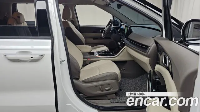 Kia Carnival Generation 4 — Фото автомобиля 26