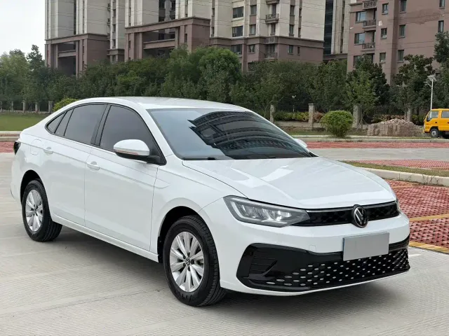 Volkswagen Lavida — Фото автомобиля 3