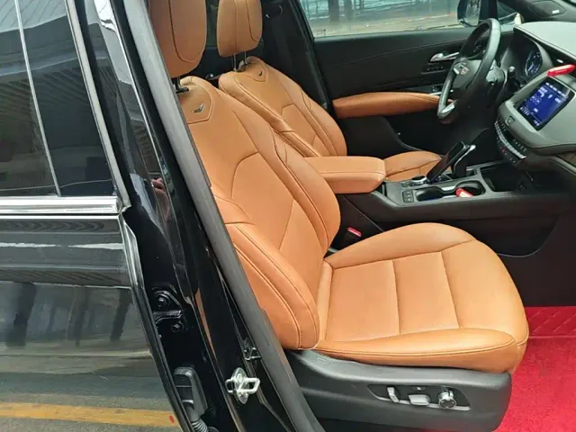Cadillac XT4 — Фото автомобиля 24