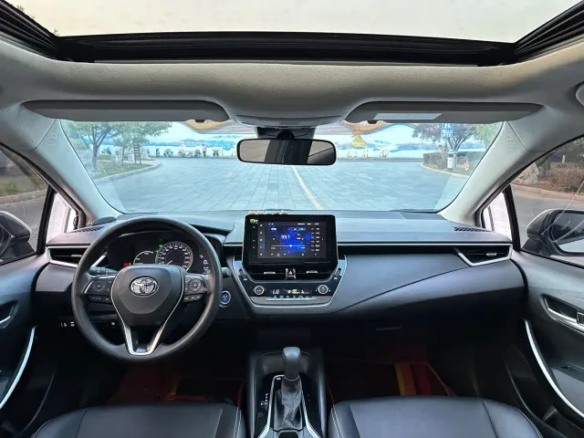 Toyota Corolla — Фото автомобиля 10