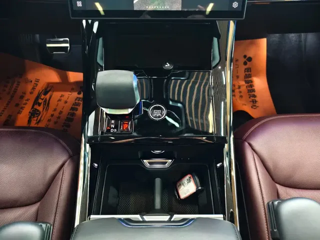 Land Rover Range Rover Sport — Фото автомобиля 13
