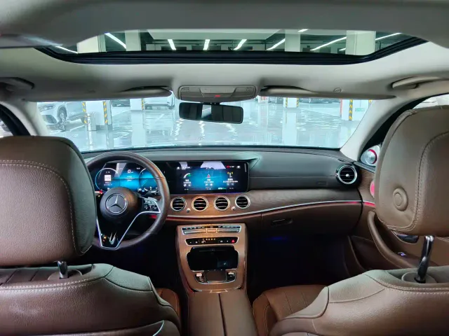 Mercedes-Benz E-Class — Фото автомобиля 4
