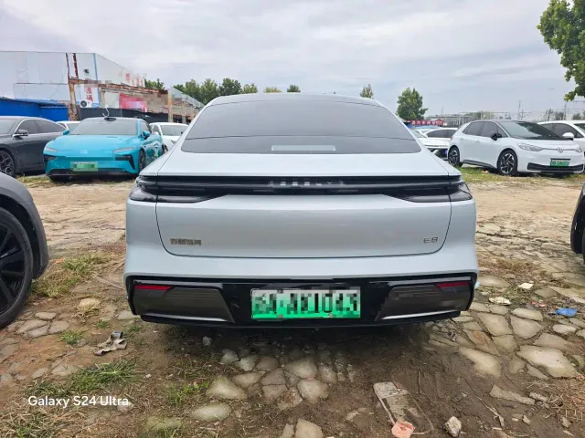 Geely Galaxy E8 — Фото автомобиля 9