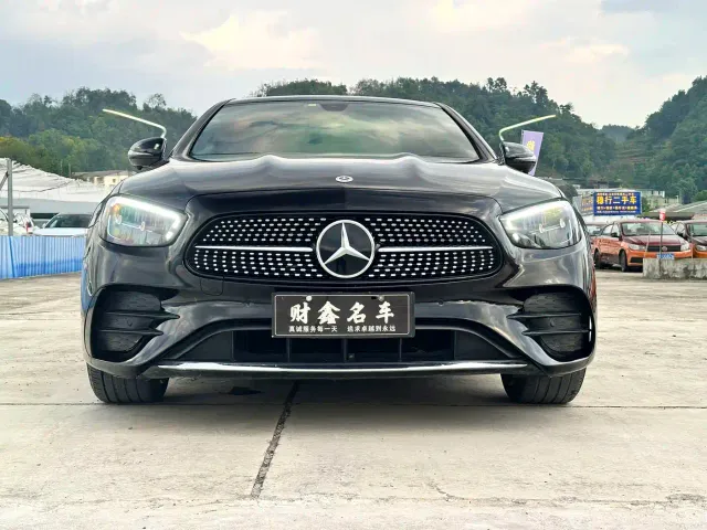 Mercedes-Benz E-Class — Фото автомобиля 2