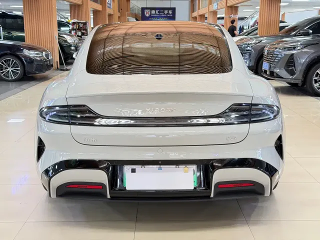 Xiaomi SU7 — Фото автомобиля 28