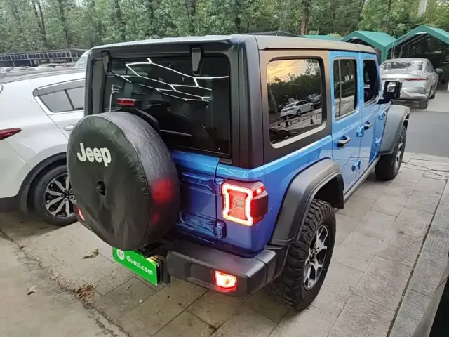 Jeep Wrangler — Фото автомобиля 6
