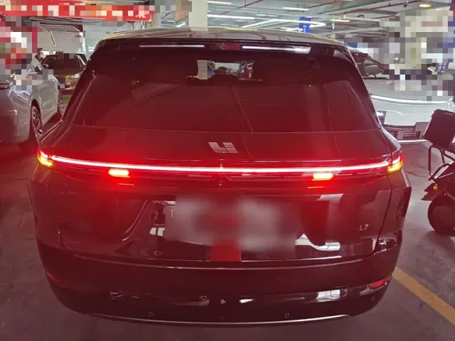 Li Auto L7 — Фото автомобиля 5