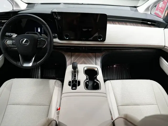 Lexus LM — Фото автомобиля 29