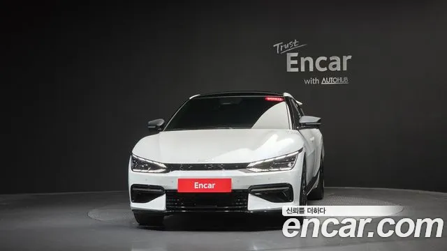 Kia EV6 — Фото автомобиля 2