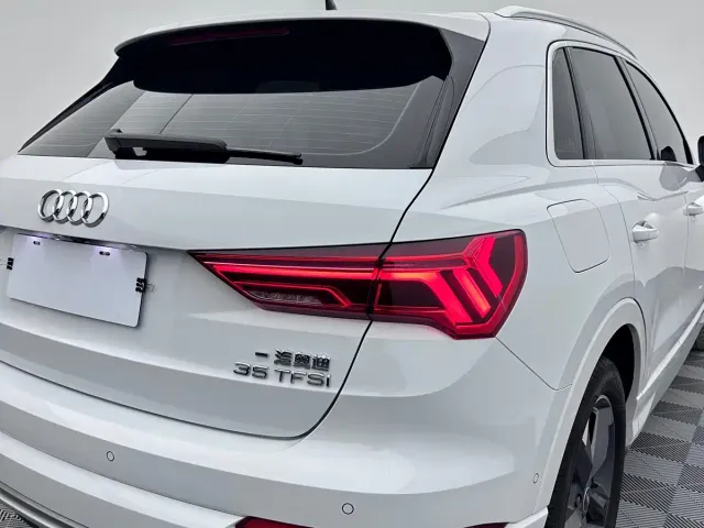 Audi Q3 — Фото автомобиля 9