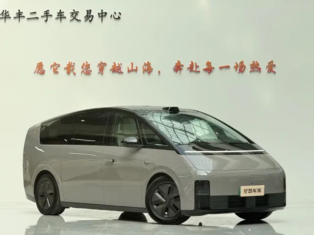 Li Auto MEGA — Фото автомобиля 3
