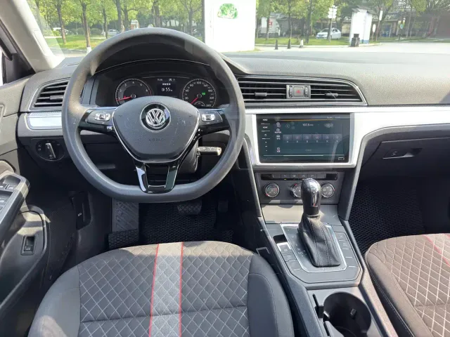 Volkswagen Lamando — Фото автомобиля 16