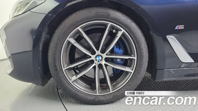 BMW 5-Series — Фото автомобиля 5