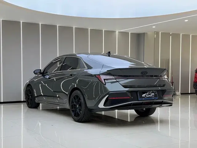 Hyundai Elantra — Фото автомобиля 17