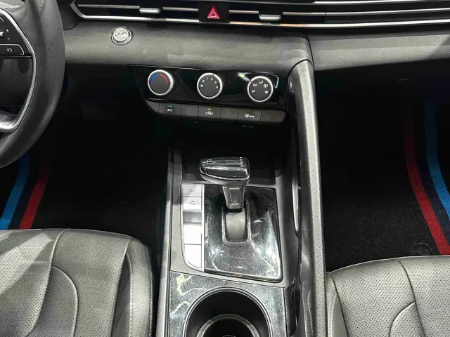 Hyundai Elantra — Фото автомобиля 12