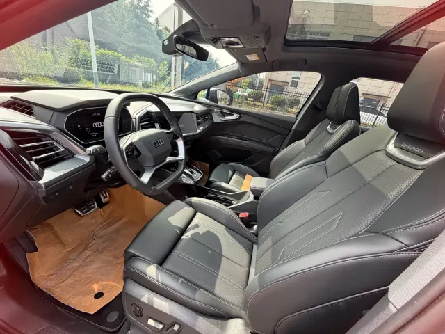 Audi Q4 e-tron — Фото автомобиля 7