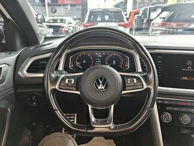 Volkswagen T-Roc — Фото автомобиля 10
