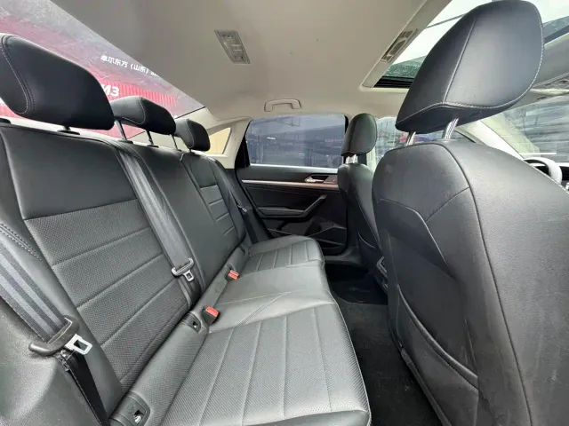 Volkswagen Lavida — Фото автомобиля 18