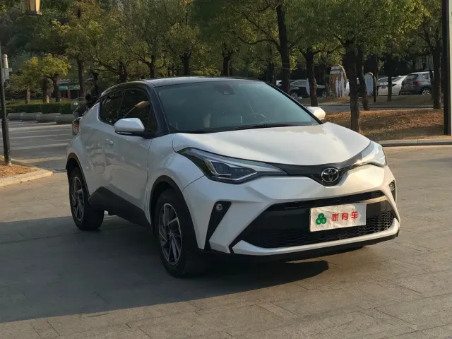 Toyota C-HR — Фото автомобиля 3