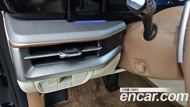 Hyundai Grandeur GN7 — Фото автомобиля 28