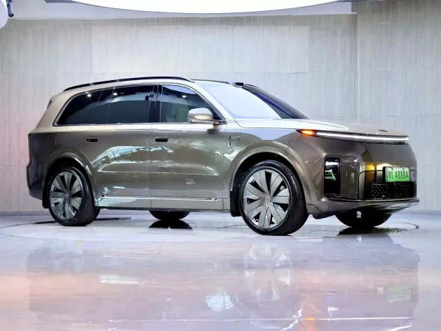 Li Auto L9 — Фото автомобиля 2
