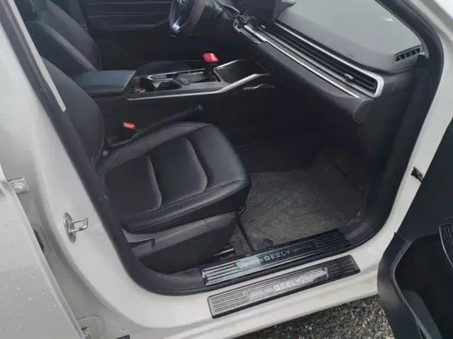 Geely Emgrand — Фото автомобиля 8