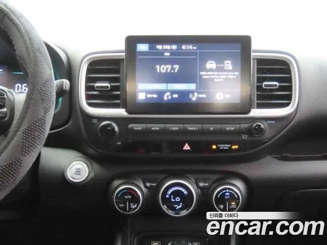 Hyundai Venue — Фото автомобиля 9